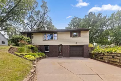 1716 County Road C E, Maplewood, MN 55109 - Photo 1