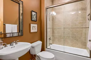 201 S 11th St, Minneapolis, MN 55403 - Photo 23