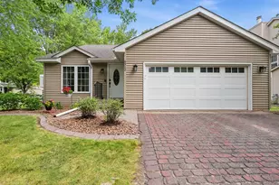 6512 Gray Fox Curve, Chanhassen, MN 55317 - Photo 3