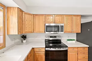 6512 Gray Fox Curve, Chanhassen, MN 55317 - Photo 17
