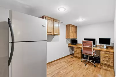 9424 Chicago Avenue S, Bloomington, MN 55420 - Photo 29