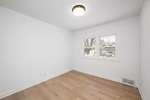 1756 Saunders Ave, Saint Paul, MN 55116 - Photo 17