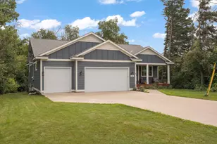 1268 Lincolntown Ave, Mahtomedi, MN 55115 - Photo 3