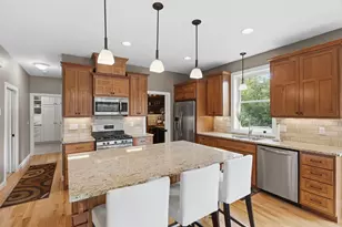 1268 Lincolntown Ave, Mahtomedi, MN 55115 - Photo 11