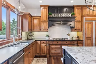 10053 Trails End Rd, Chanhassen, MN 55317 - Photo 27