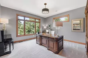 10053 Trails End Rd, Chanhassen, MN 55317 - Photo 9