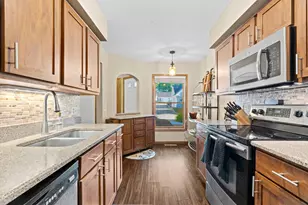 14309 Bedford Dr, Eden Prairie, MN 55346 - Photo 3