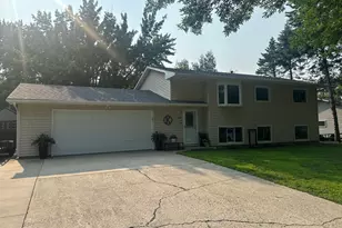1835 Bayview Dr, Albert Lea, MN 56007 - Photo 3