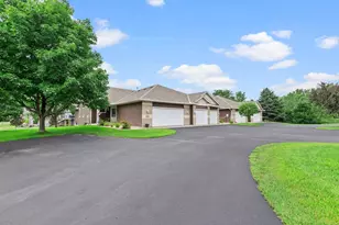 6228 Creekview Ln N, Brooklyn Park, MN 55443 - Photo 5