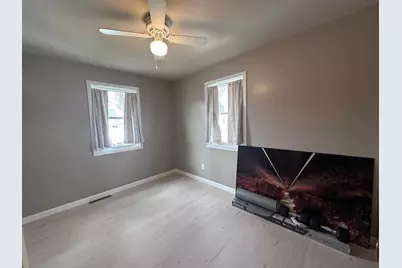 213 11th Avenue SW, Austin, MN 55912 - Photo 13