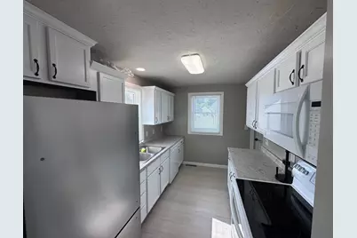 213 11th Avenue SW, Austin, MN 55912 - Photo 5