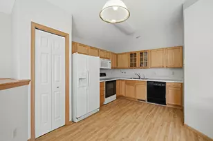 9816 Zinnia Ln N, Maple Grove, MN 55369 - Photo 7