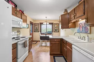 5217 Balmoral Ln, Bloomington, MN 55437 - Photo 3