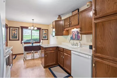 5217 Balmoral Lane, Bloomington, MN 55437 - Photo 7