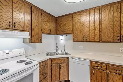 6120 64th Avenue N, Brooklyn Park, MN 55429 - Photo 9