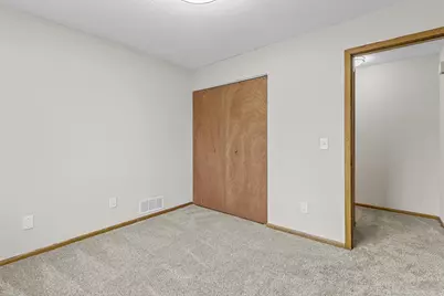 6120 64th Avenue N, Brooklyn Park, MN 55429 - Photo 11