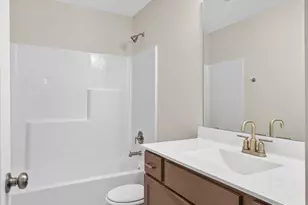 5832 Perry Ave N, Crystal, MN 55429 - Photo 11