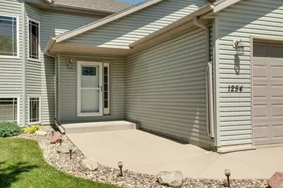 1254 39th Avenue S, Moorhead, MN 56560 - Photo 3