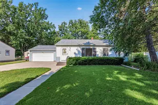 2909 Pascal St, Roseville, MN 55113 - Photo 1