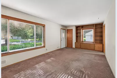2909 Pascal Street, Roseville, MN 55113 - Photo 5