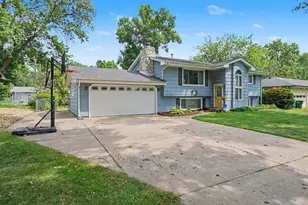 7351 Melody Dr NE, Fridley, MN 55432 - Photo 3