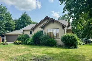 1008 W Ash Ave, Olivia, MN 56277 - Photo 1