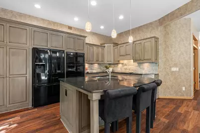 8975 Hunters Way, Apple Valley, MN 55124 - Photo 9