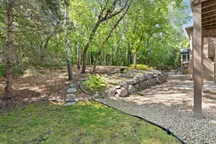 8975 Hunters Way, Apple Valley, MN 55124 - Photo 25