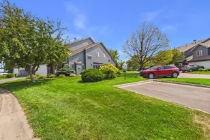 2048 Willow Cir, Hugo, MN 55038 - Photo 35