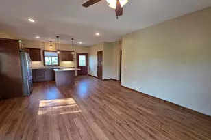 411 Bullis St, Kenyon, MN 55946 - Photo 11