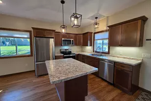 411 Bullis St, Kenyon, MN 55946 - Photo 9