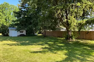 805 Highland Rd, Windom, MN 56101 - Photo 45