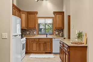 7232 Woodstock Curv, Bloomington, MN 55438 - Photo 15