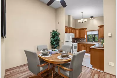 7232 Woodstock Curve, Bloomington, MN 55438 - Photo 15