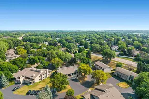 7232 Woodstock Curv, Bloomington, MN 55438 - Photo 31