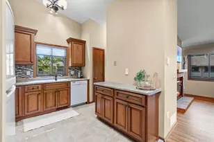 7232 Woodstock Curv, Bloomington, MN 55438 - Photo 15