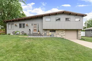 541 Prospect St, Owatonna, MN 55060 - Photo 1