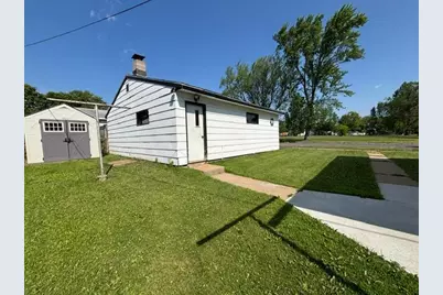 3301 2nd Avenue W, Hibbing, MN 55746 - Photo 3