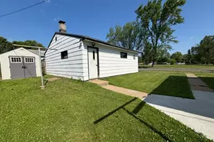 3301 2nd Ave W, Hibbing, MN 55746 - Photo 3