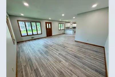 305 W 3rd Street, Winthrop, MN 55396 - Photo 9
