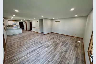 305 W 3rd Street, Winthrop, MN 55396 - Photo 11