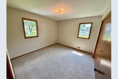 305 W 3rd Street, Winthrop, MN 55396 - Photo 13