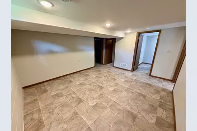 305 W 3rd Street, Winthrop, MN 55396 - Photo 21