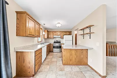 2643 Guthrie Avenue N, Oakdale, MN 55128 - Photo 11