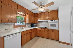1535 McLean Ave, Saint Paul, MN 55106 - Photo 9