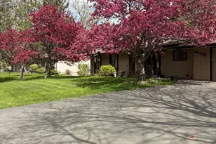 6591 Manchester Ln, Eden Prairie, MN 55346 - Photo 3