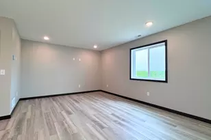 3204 Scotch Ln, Mankato, MN 56001 - Photo 11