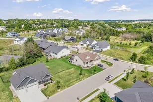 1946 Woods Pt, Waconia, MN 55387 - Photo 5