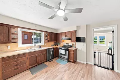 201 N Linden Street, Belle Plaine, MN 56011 - Photo 11