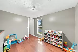 201 N Linden St, Belle Plaine, MN 56011 - Photo 25